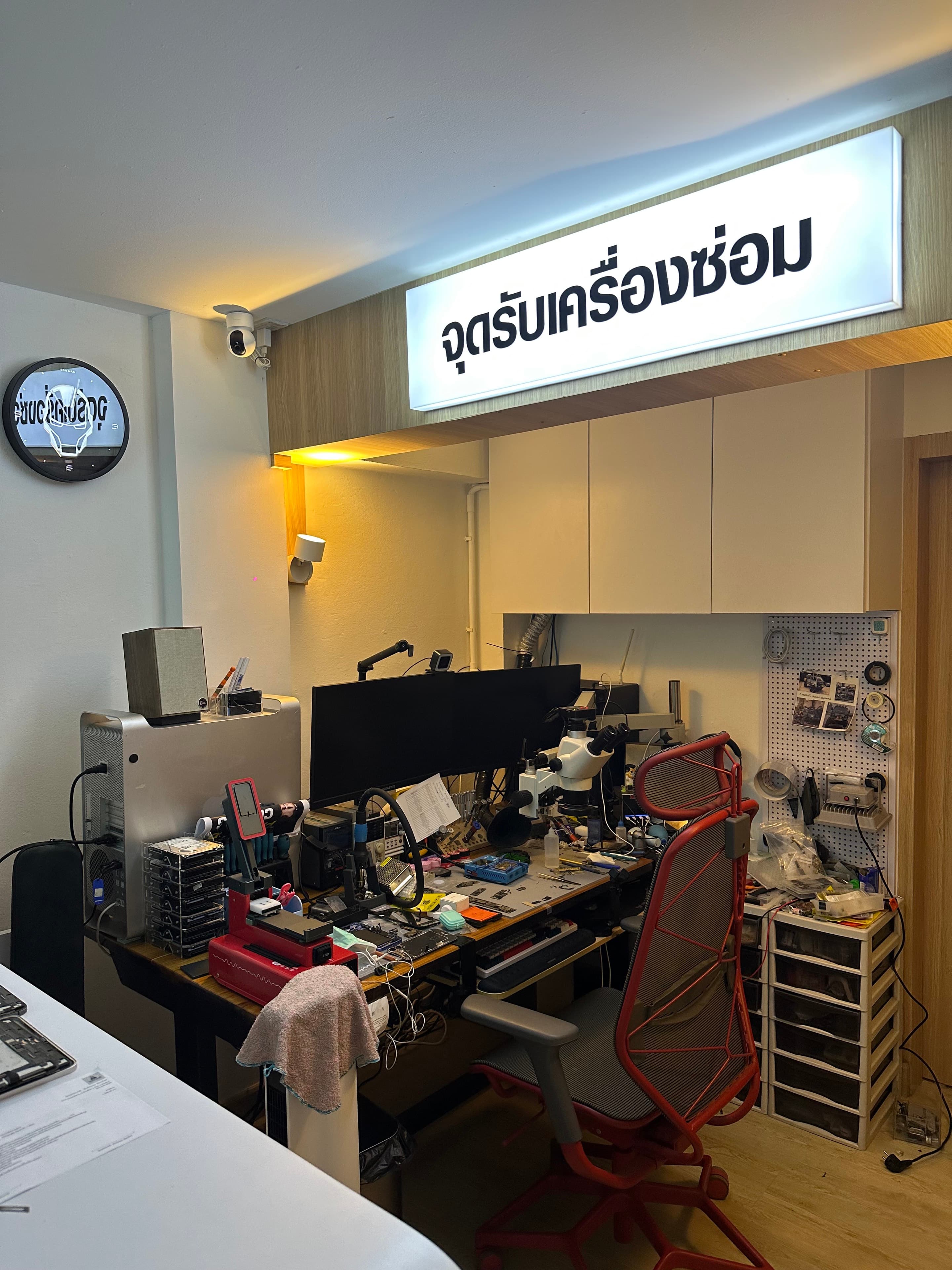 โต๊ะซ่อมและเครื่องมืองานเมนบอร์ด MobileLAB